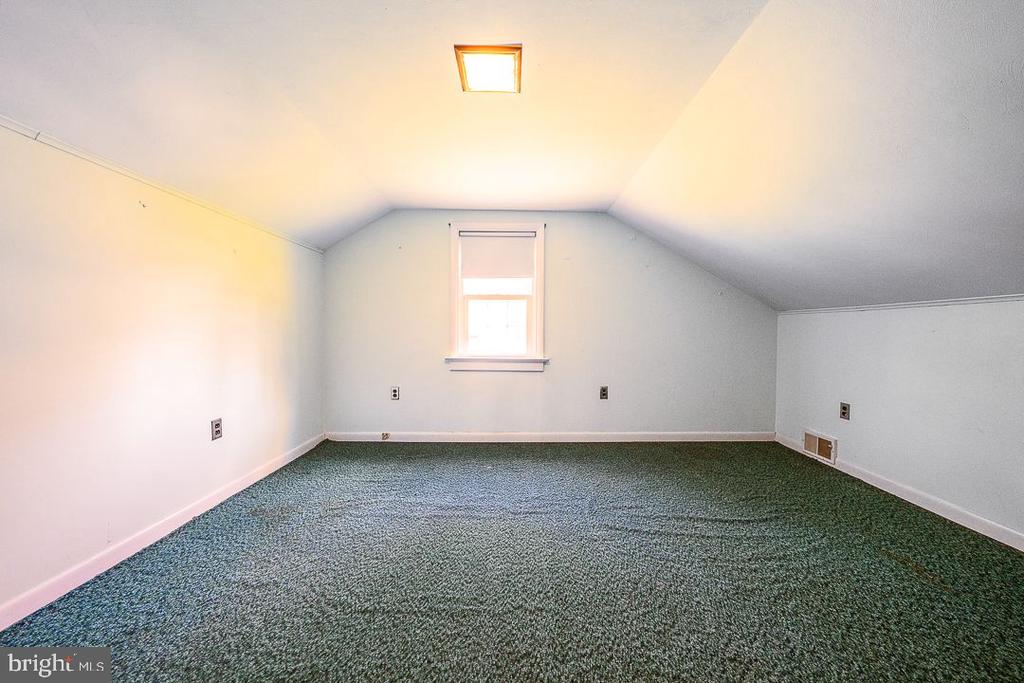 9 W Golf Club Ln