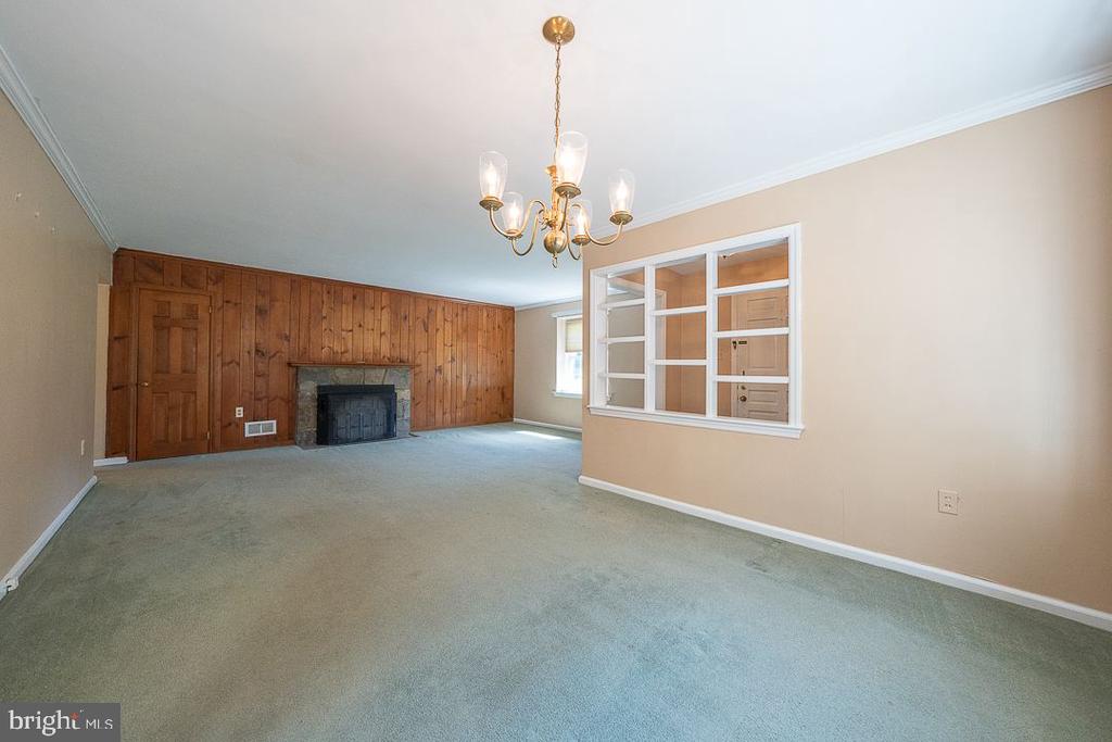 9 W Golf Club Ln