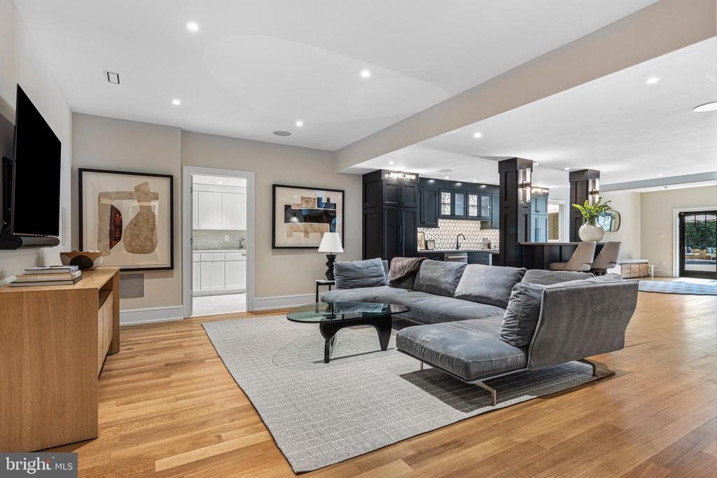 112 DOVECOTE LANE