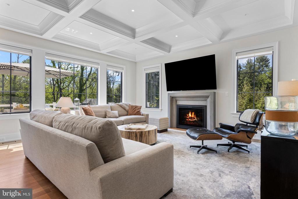 112 DOVECOTE LANE