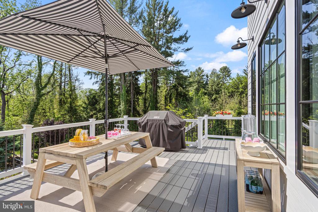 112 DOVECOTE LANE