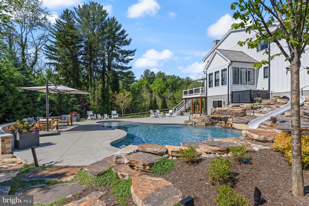 112 DOVECOTE LANE