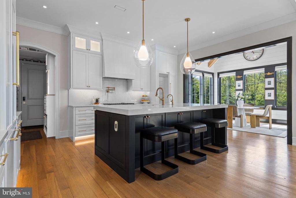112 DOVECOTE LANE