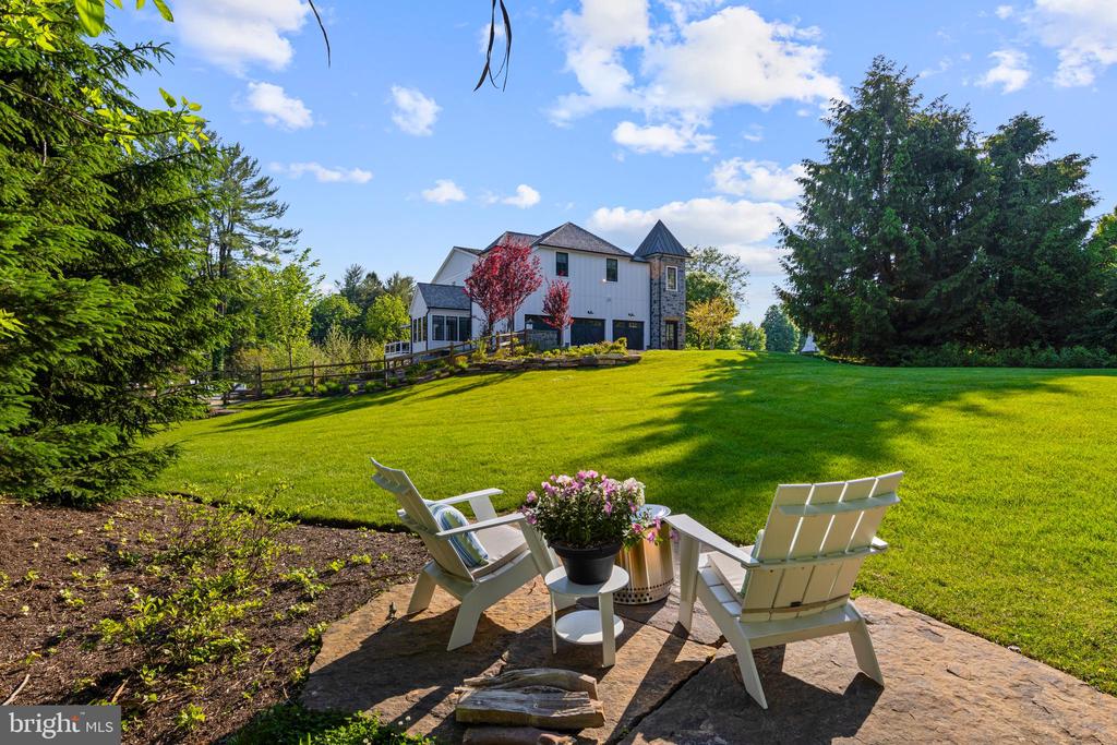 112 DOVECOTE LANE