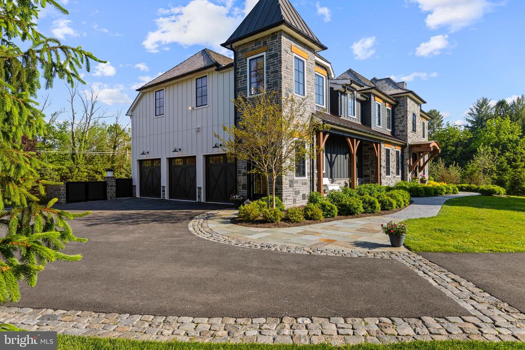 112 DOVECOTE LANE