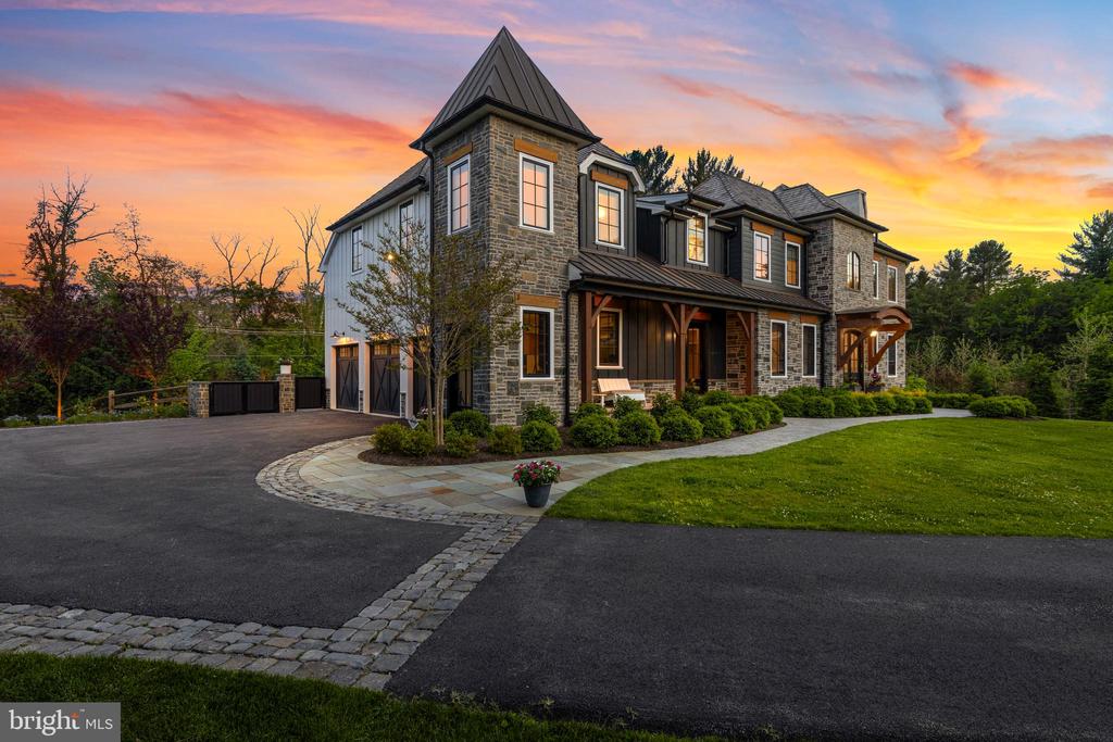 112 DOVECOTE LANE