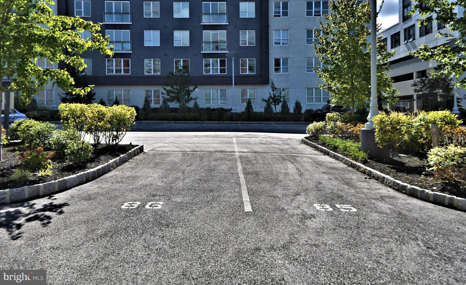 575 S Goddard Blvd #511