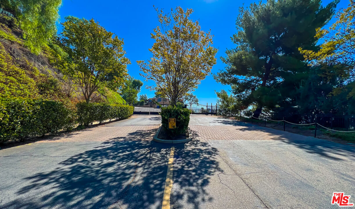 117 Navajo Ln