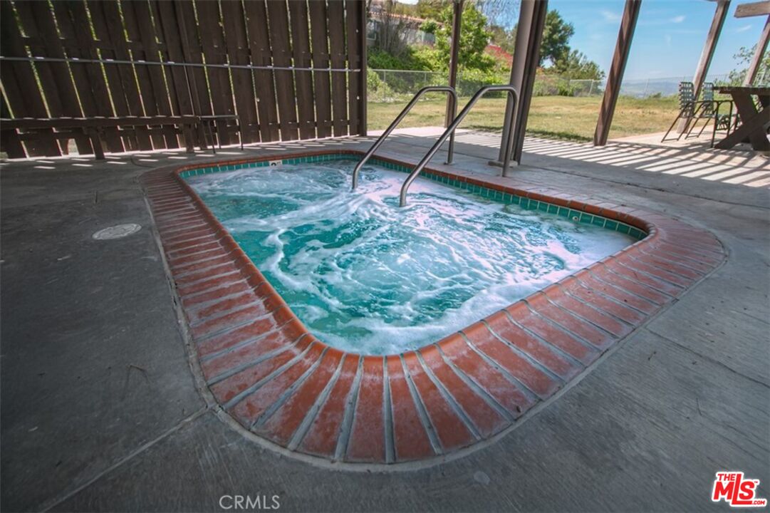 117 Navajo Ln
