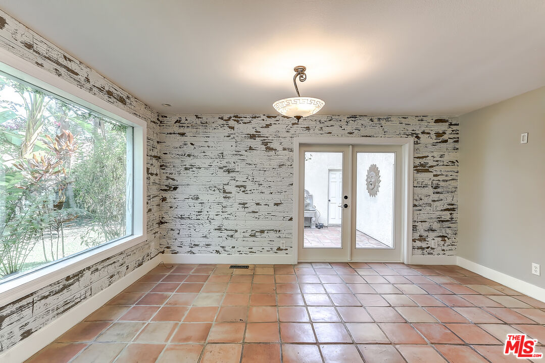 117 Navajo Ln