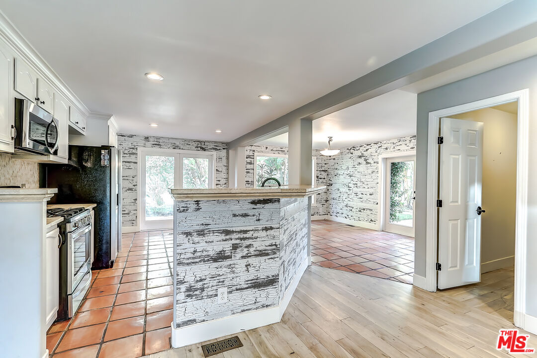 117 Navajo Ln