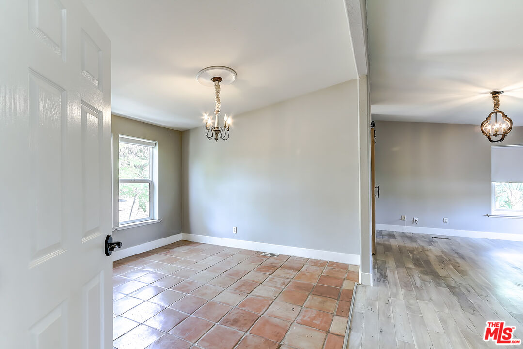 117 Navajo Ln