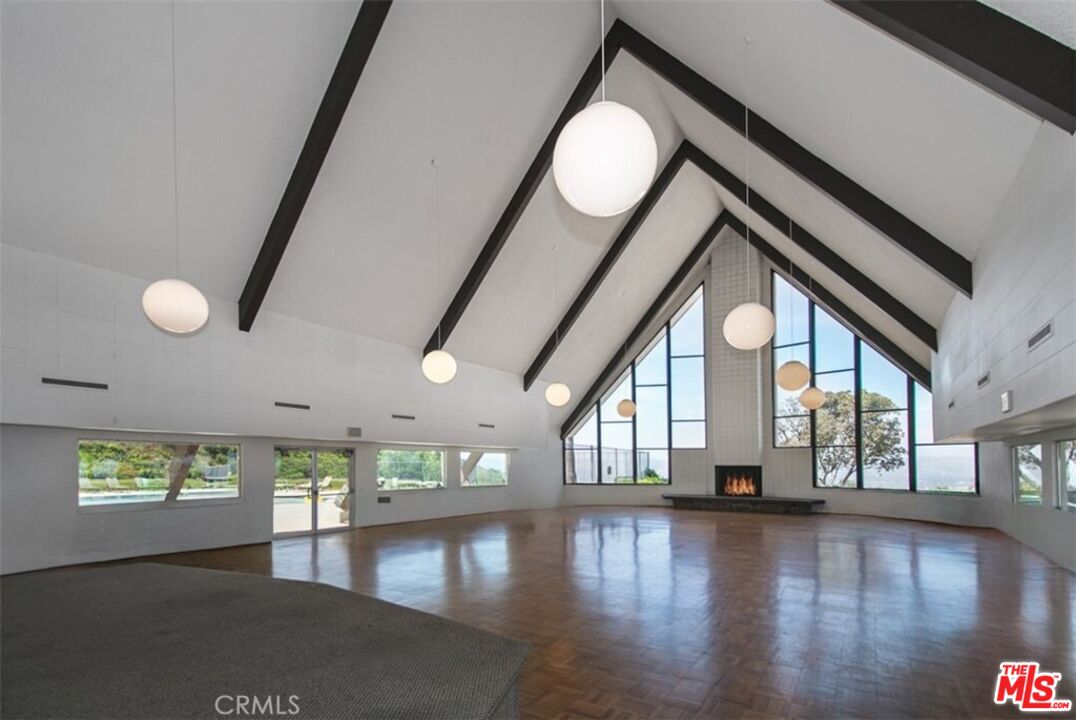 117 Navajo Ln