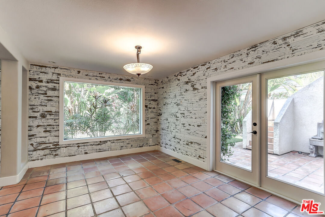 117 Navajo Ln