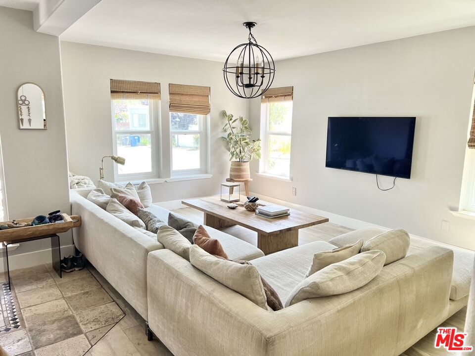117 Navajo Ln
