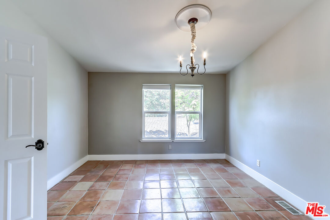 117 Navajo Ln