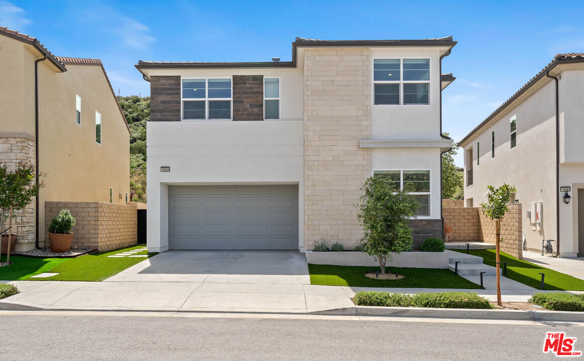 19254 Blackthorn Dr