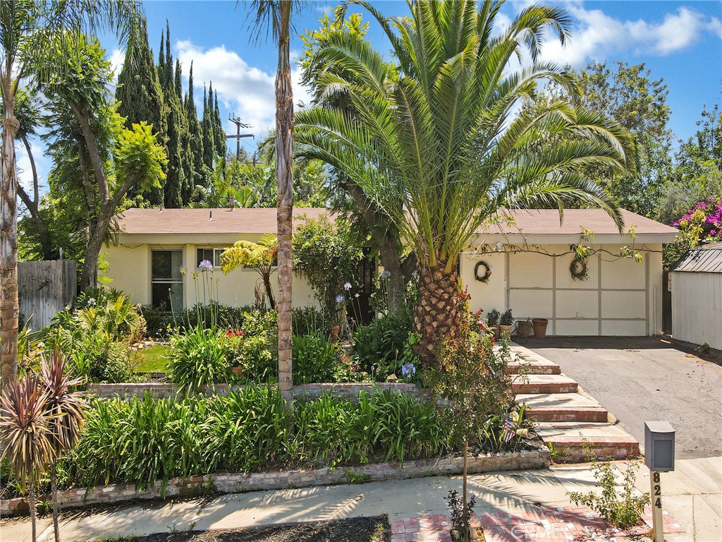 824 Chelterham Circle