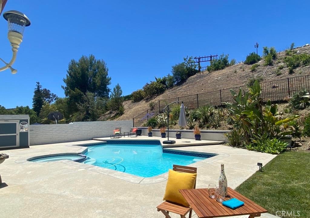 1459 Briarglen