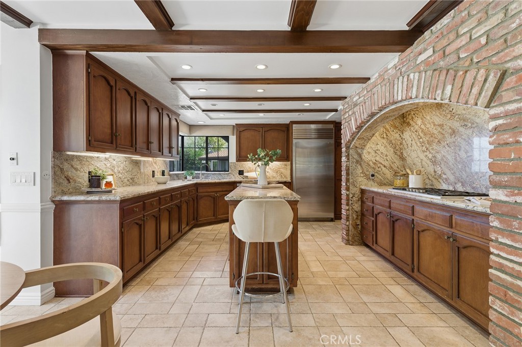 3906 Lake Vista Court