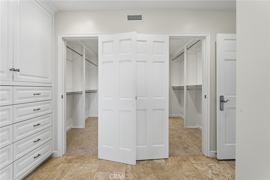 3906 Lake Vista Court