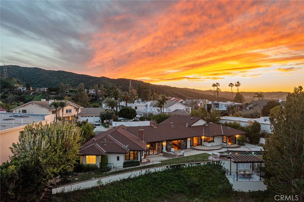 3906 Lake Vista Court