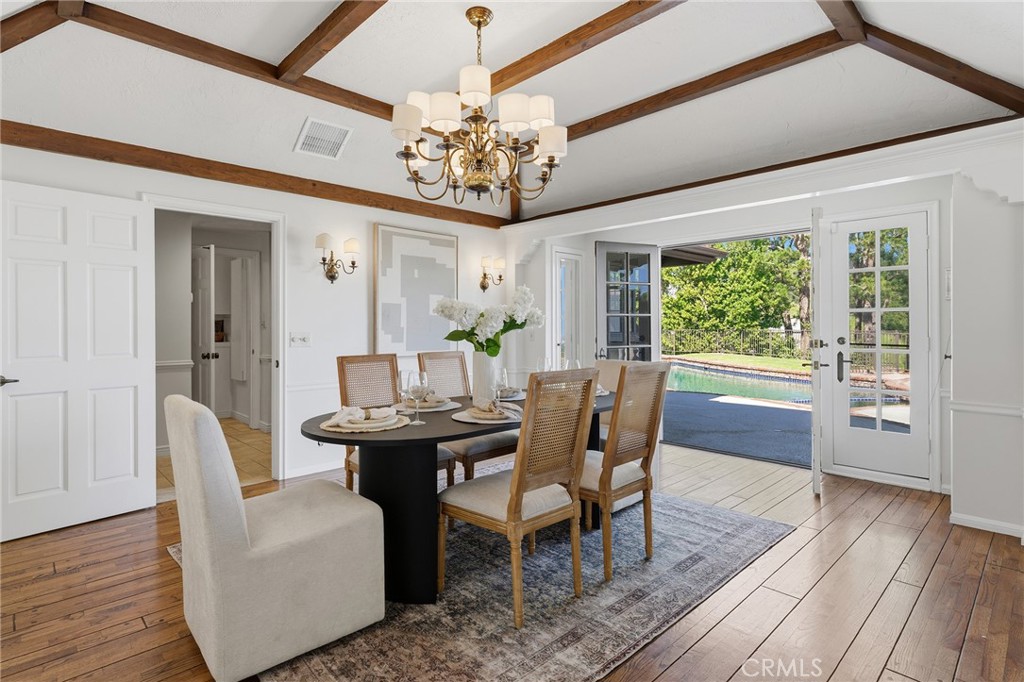 3906 Lake Vista Court