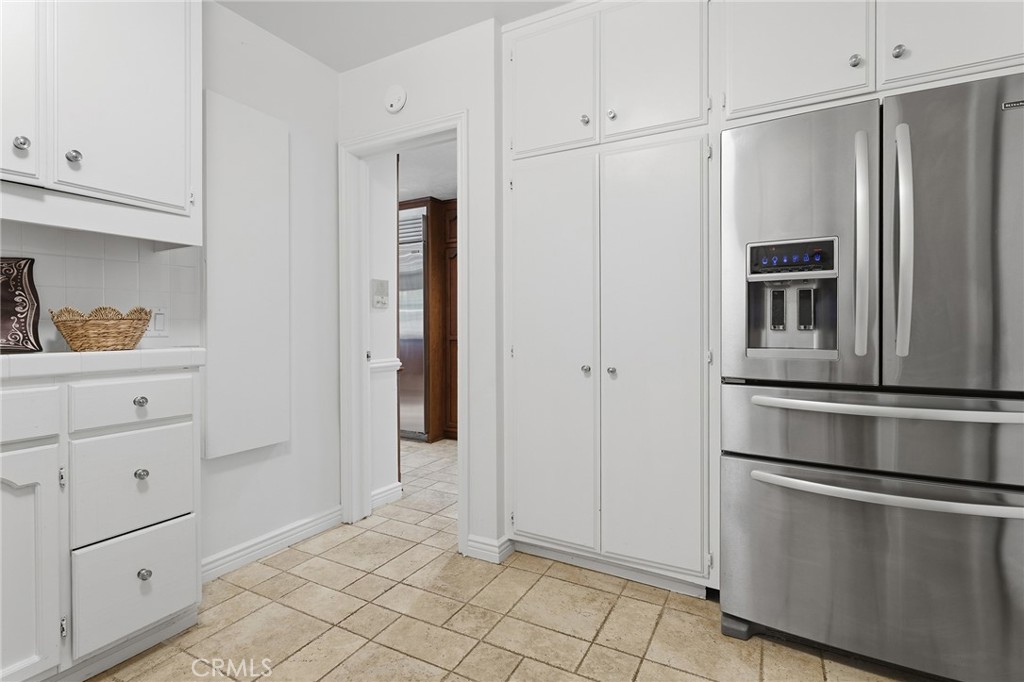 3906 Lake Vista Court