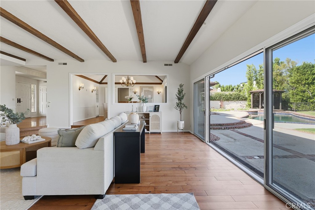 3906 Lake Vista Court