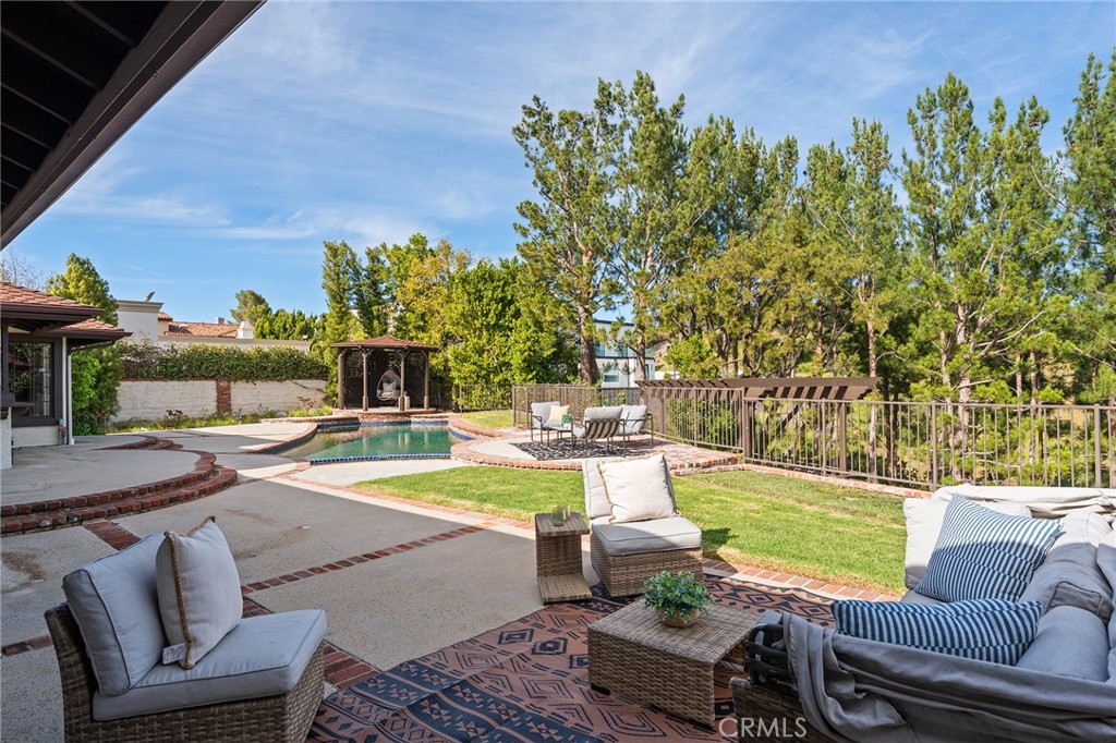 3906 Lake Vista Court