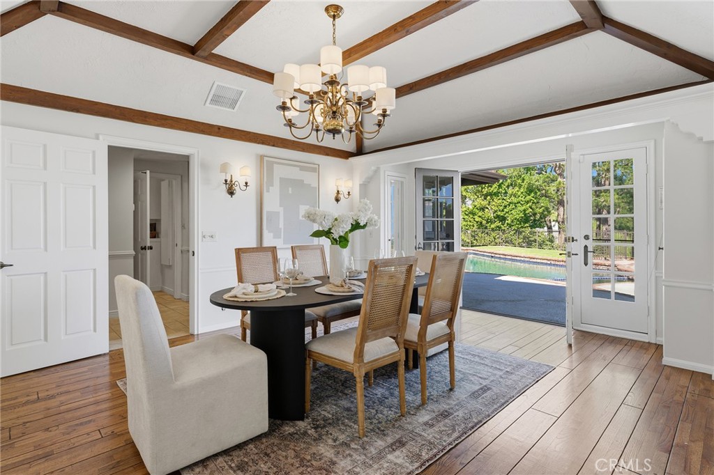 3906 Lake Vista Court