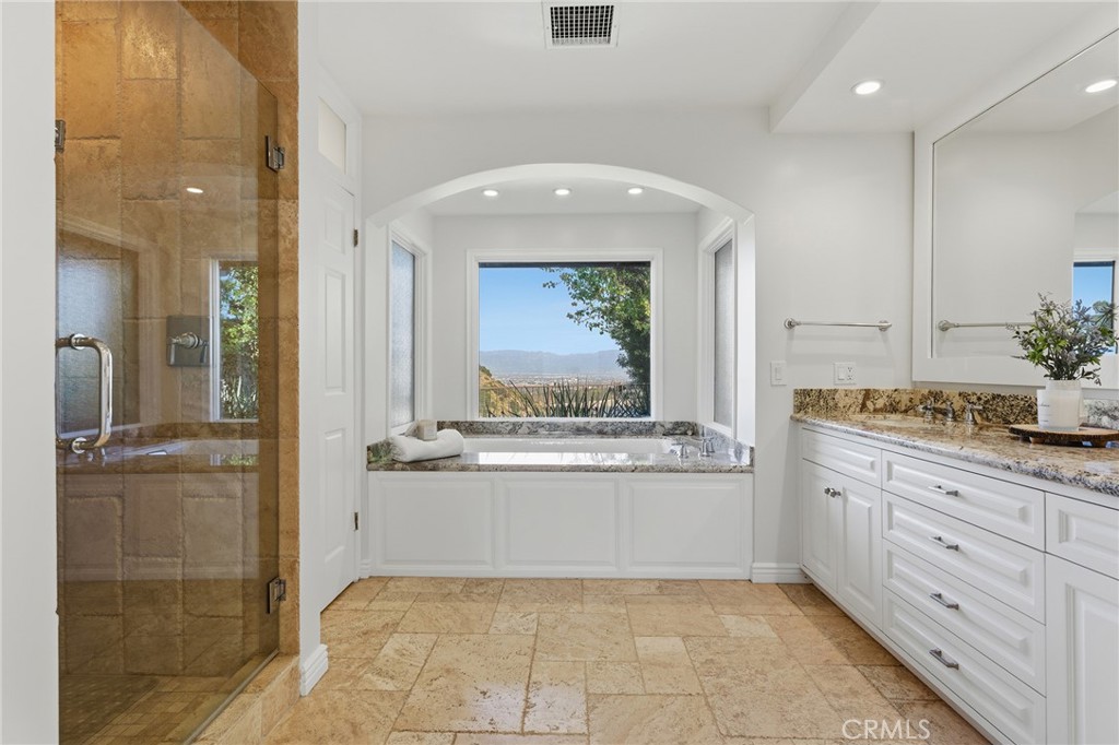 3906 Lake Vista Court