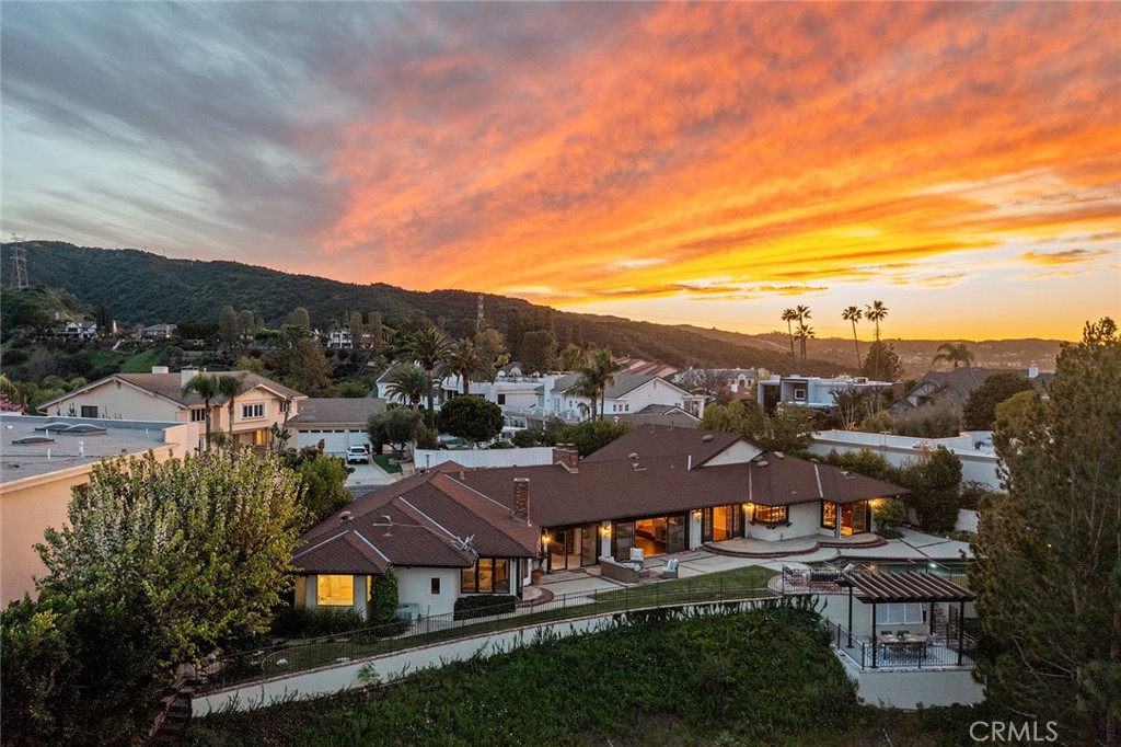 3906 Lake Vista Court