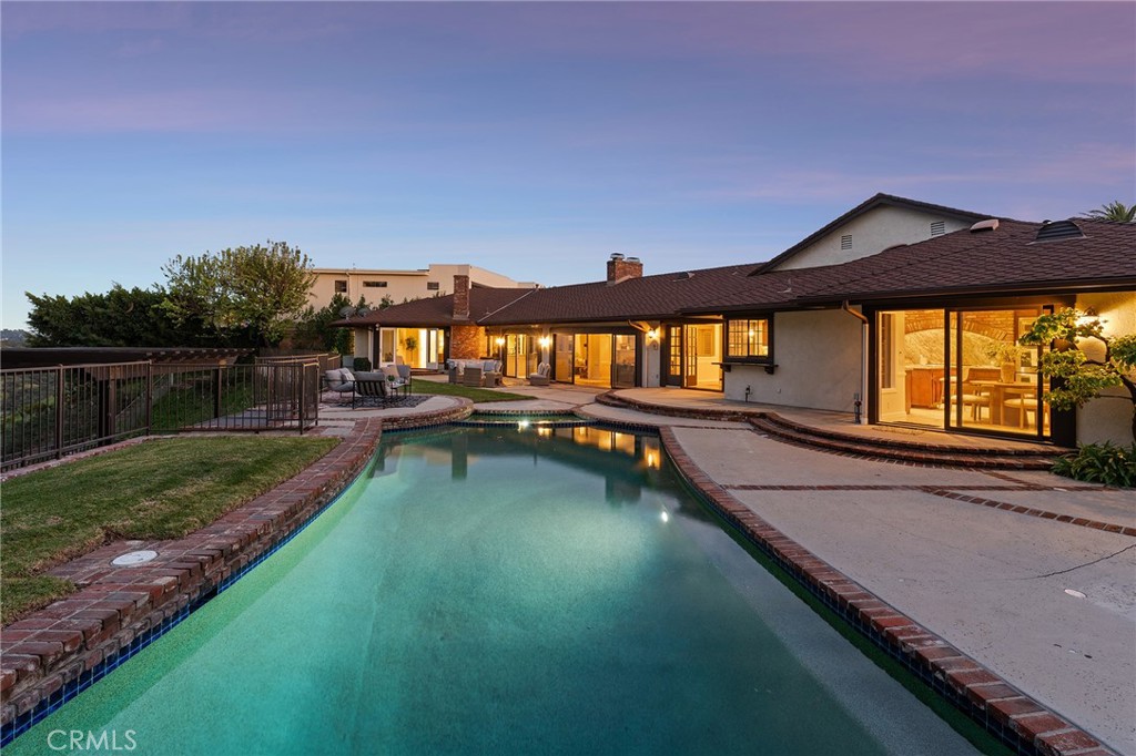 3906 Lake Vista Court