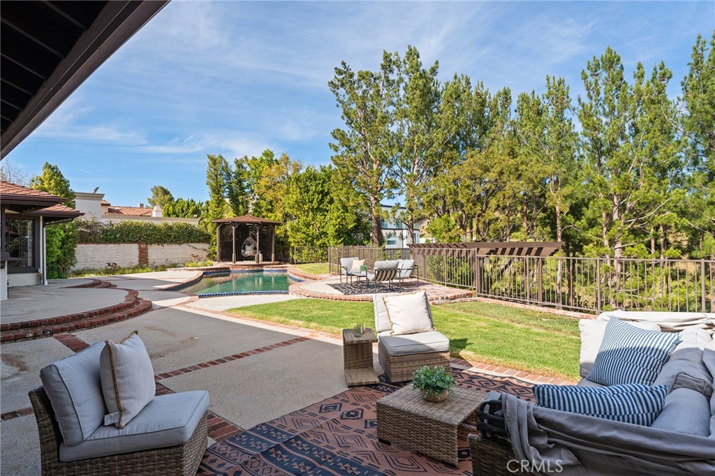 3906 Lake Vista Court