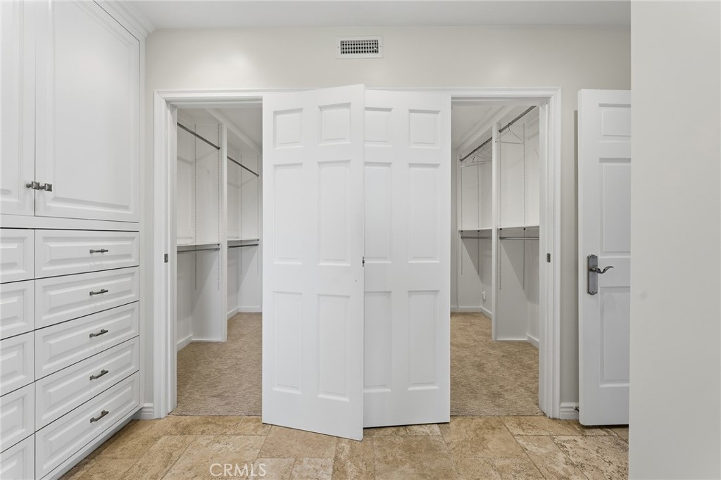 3906 Lake Vista Court