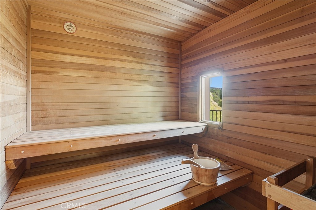 3906 Lake Vista Court