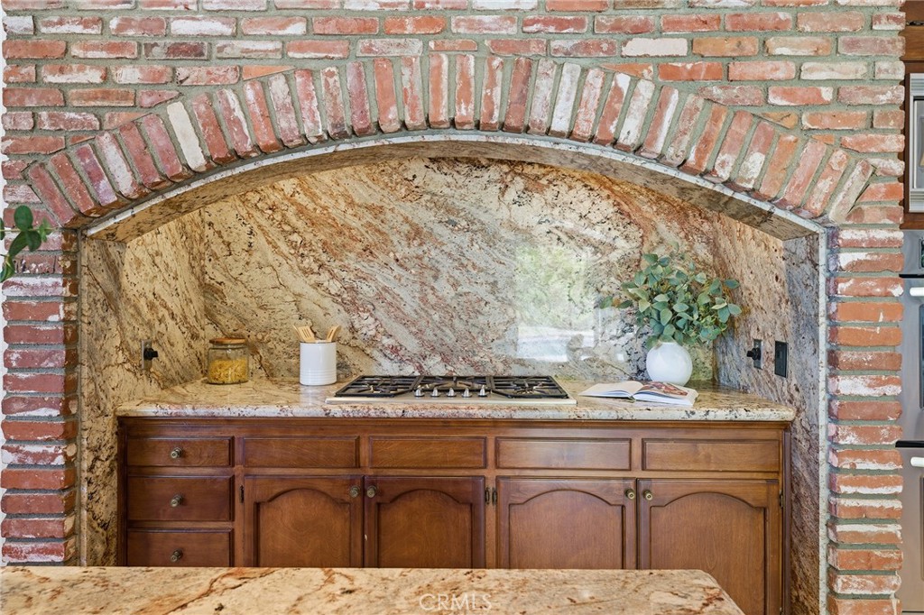 3906 Lake Vista Court