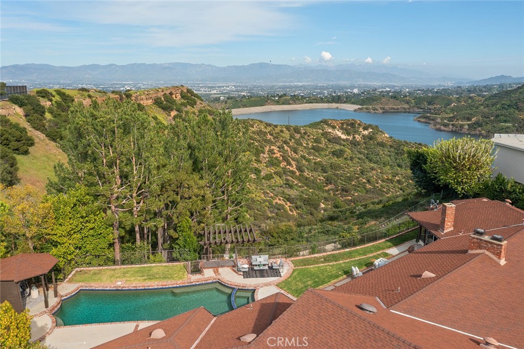 3906 Lake Vista Court