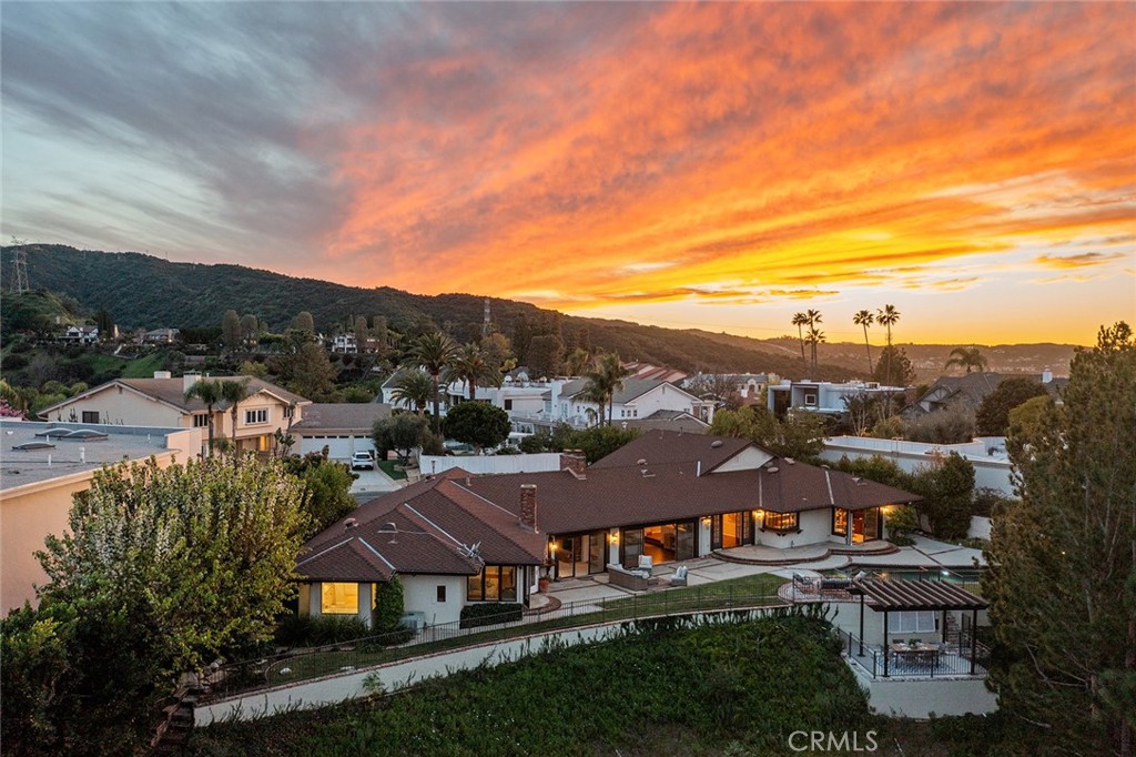 3906 Lake Vista Court