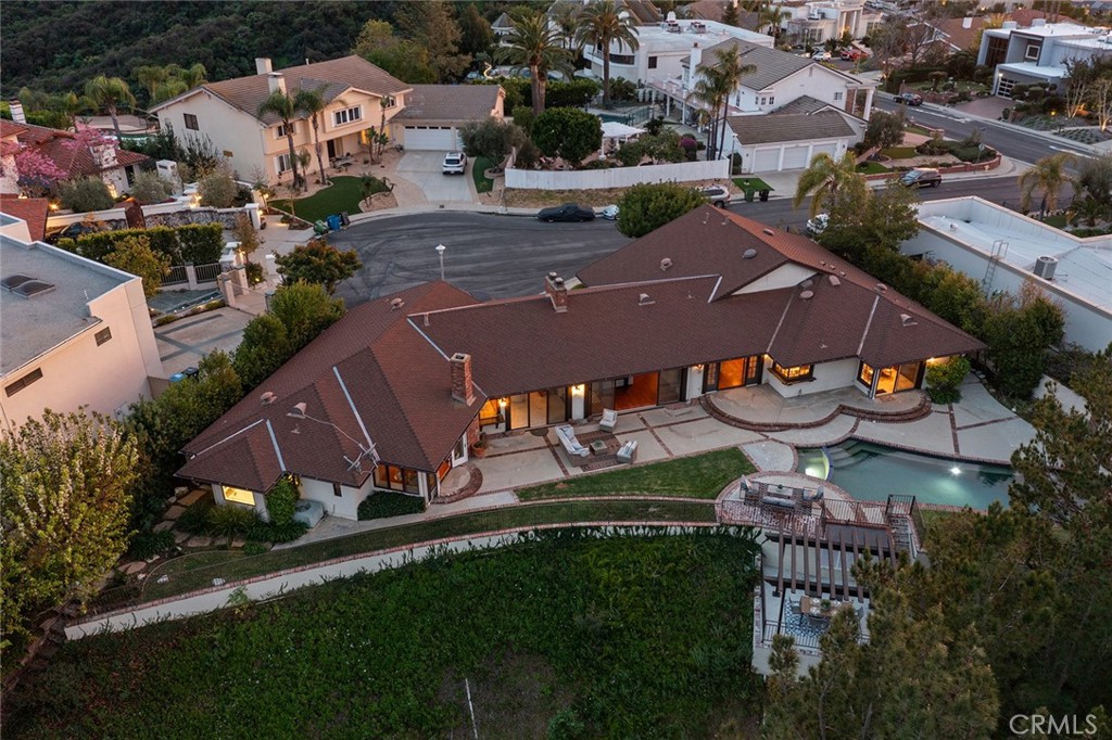 3906 Lake Vista Court