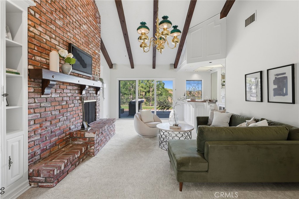 3906 Lake Vista Court