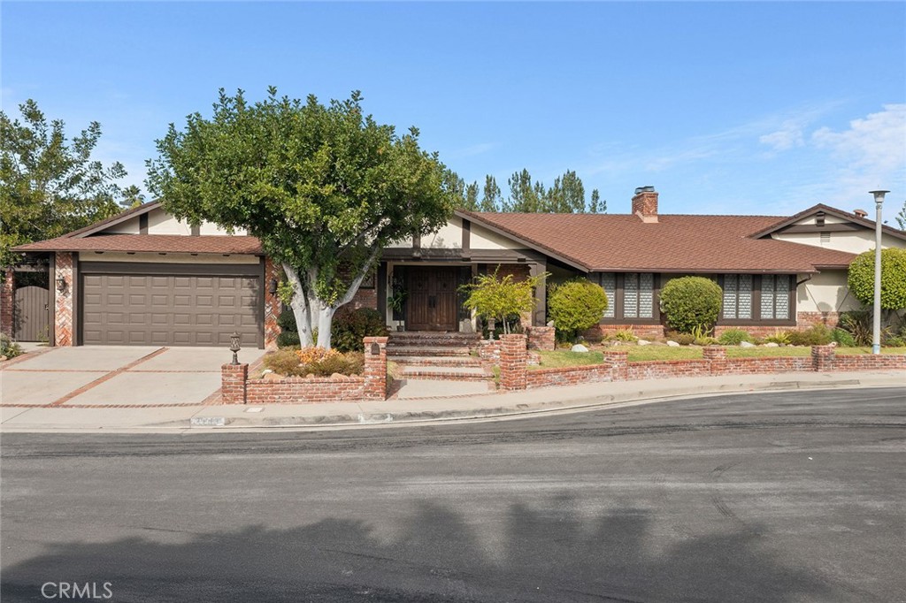 3906 Lake Vista Court