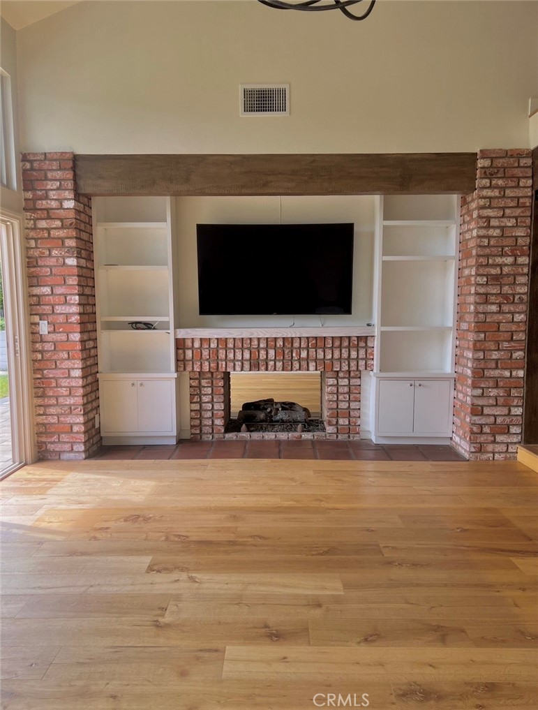 869 Rim Crest