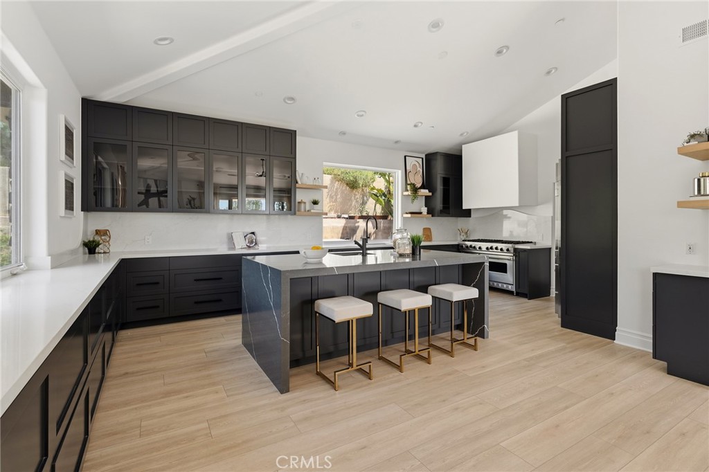 6029 Fairview