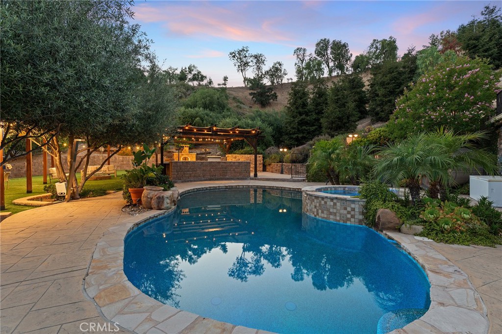 6029 Fairview