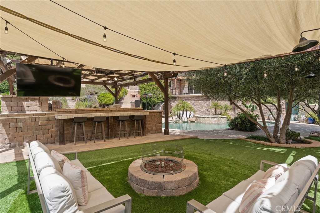 6029 Fairview