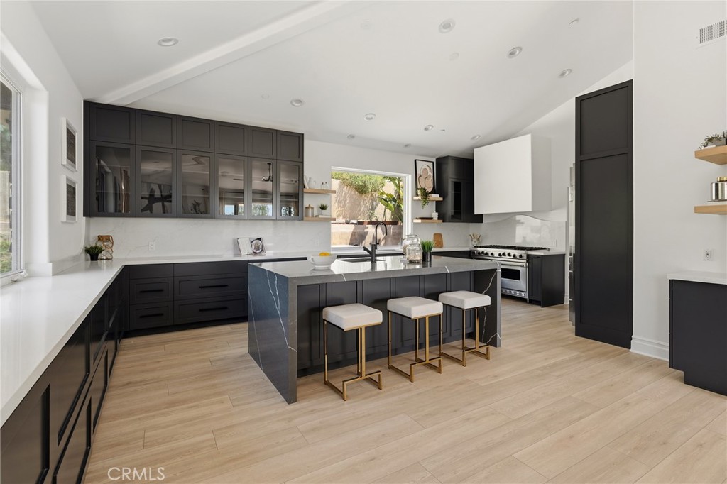 6029 Fairview