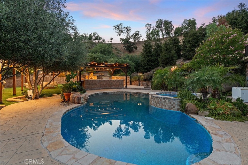 6029 Fairview