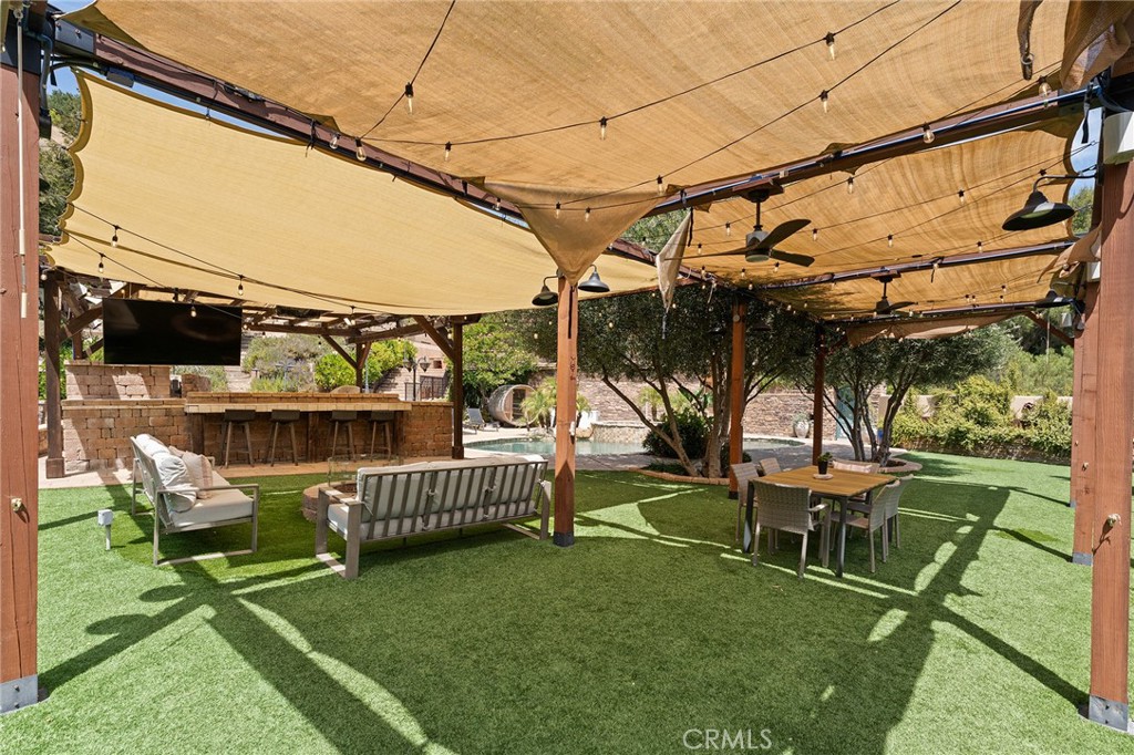 6029 Fairview